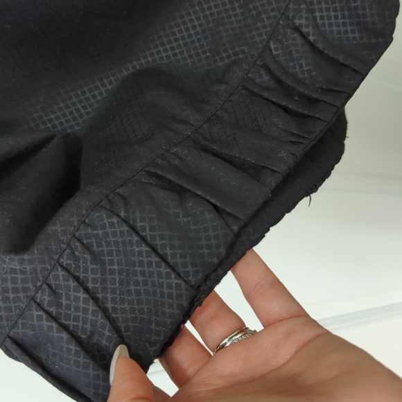 Bebe Mini Dress Size 8 Mini Pleated V-Neck banded hem Black - Picture 3 of 3